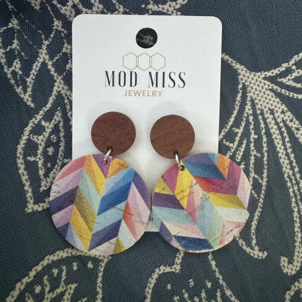MOD MISS EARINGS - Retail $26.00